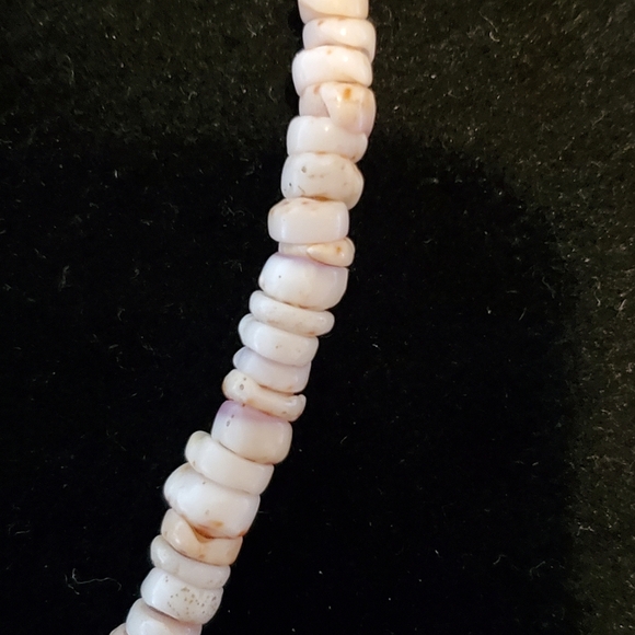 70's Puka Shell Necklace - Picture 3 of 4